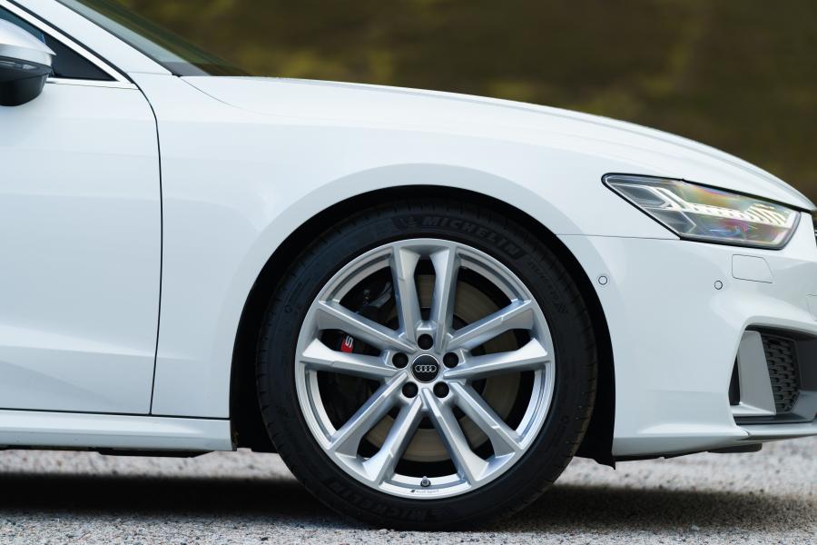 Колеса Audi S7 Sportback TDI 2019 года  (UK) (фото 41 из 41)